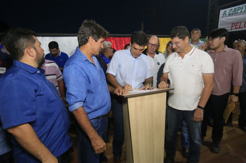 ASSINATURA DA ORDEM DE SERVIÇO DE PAVIMENTAÇÃO , DRENAGEM e  INAUGURAÇÃO DA ESCOLA FRANCISCA GOMES.

FOTO: MARCELO SEABRA / AGÊNCIA PARÁ
DATA: 10.07.2019
MEDICILÂNDIA - PARÁ <div class='credito_fotos'>Foto: Marcelo Seabra / Ag. Pará   |   <a href='/midias/2019/originais/2890_20190710191400__mg_9788.jpg' download><i class='fa-solid fa-download'></i> Download</a></div>