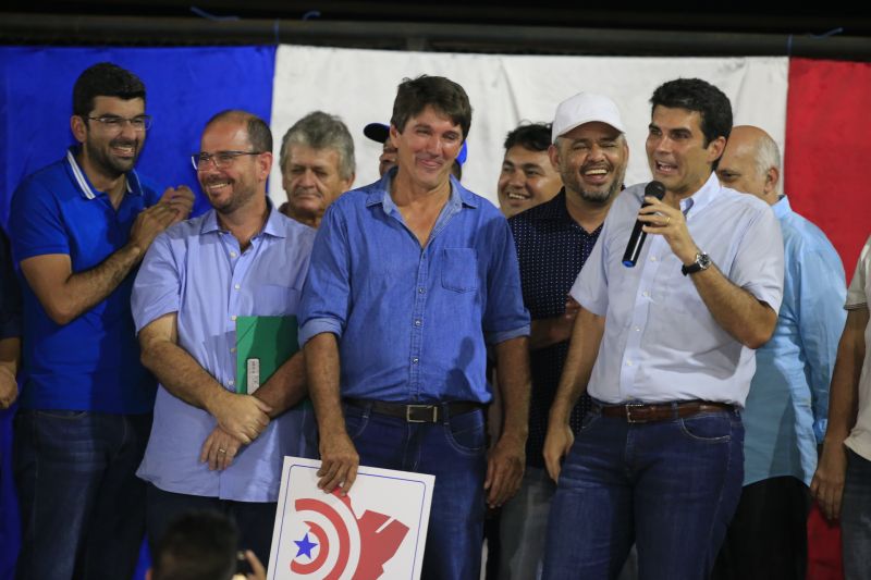ASSINATURA DA ORDEM DE SERVIÇO DE PAVIMENTAÇÃO , DRENAGEM e  INAUGURAÇÃO DA ESCOLA FRANCISCA GOMES.

FOTO: MARCELO SEABRA / AGÊNCIA PARÁ
DATA: 10.07.2019
MEDICILÂNDIA - PARÁ <div class='credito_fotos'>Foto: Marcelo Seabra / Ag. Pará   |   <a href='/midias/2019/originais/2890_20190710192452__mg_9925.jpg' download><i class='fa-solid fa-download'></i> Download</a></div>