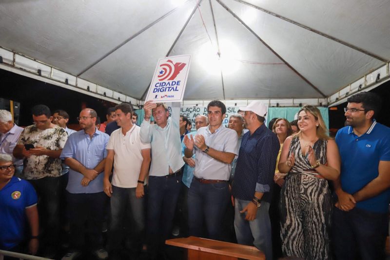 Governador assina termo de início das obras de terraplanagem, pavimentação asfáltica e drenagem pluvial Município de Brasil Novo.

FOTO: MARCO SANTOS / AGÊNCIA PARÁ
DATA: 10.07.2019
BRASIL NOVO - PARÁ <div class='credito_fotos'>Foto: Marco Santos / Ag. Pará   |   <a href='/midias/2019/originais/2891_img_7485.jpg' download><i class='fa-solid fa-download'></i> Download</a></div>