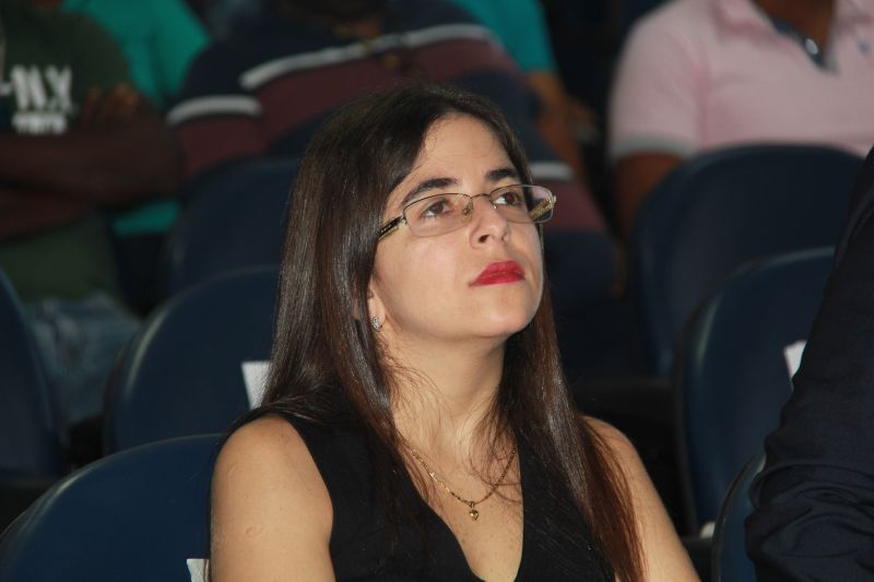 O auditório Paulo Freire, da Universidade do Estado do Pará (Uepa), Campus Telégrafo, em Belém, ficou lotado nesta quarta-feira (10) para mais um círculo de palestras multifocal, promovido pela Fundação de Atendimento Socioeducativo do Pará (Fasepa). O encontro é parte de um conjunto de ações estratégicas desenvolvido pela Fundação, com o objetivo de produzir conhecimento, qualificação e formações continuadas aos servidores na área técnica, administrativa, logística e operacional.
Na foto Talita Rosal - Delegada. <div class='credito_fotos'>Foto: Alberto Passos / Ascom Fasepa   |   <a href='/midias/2019/originais/2897_talitarosal-delegada.jpg' download><i class='fa-solid fa-download'></i> Download</a></div>