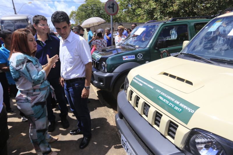 Depois de sair de Altamira, a "Caravana por Todo o Pará" chegou, no final da manhã desta quinta-feira (11), ao município de Vitória de Xingu, onde o governo do Estado entregou mais um Selo Cidade Digital, assinou ordem de serviço para o início dos trabalhos de conservação da PA-415 e inaugurou o escritório local da Empresa de Assistência Técnica e Extensão Rural do Pará (Emater).

FOTO: MARCELO SEABRA / AGÊNCIA PARA
DATA: 11.07.2019
VITÓRIA DO XINGU - PARÁ <div class='credito_fotos'>Foto: Marcelo Seabra / Ag. Pará   |   <a href='/midias/2019/originais/2899_20190711122647__mg_1414.jpg' download><i class='fa-solid fa-download'></i> Download</a></div>