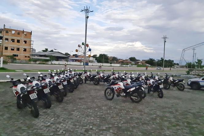 Para reforçar o trabalho ostensivo em toda a área do Comando de Policiamento da Capital I, neste mês de janeiro foi instalado o 28° Batalhão da Polícia Militar - Batalhão Águia. A unidade é a primeira da PM a atuar exclusivamente por meio de policiamento motociclístico. Ao atender a todos os batalhões de área da capital, funciona como um reforço na repressão e prevenção dos crimes de maior incidência em Belém, em seus horários mais críticos.

FOTO: ASCOM PM
DATA: 30.01.2019
BELÉM - PARÁ
 <div class='credito_fotos'>Foto: ASCOM / PMPA   |   <a href='/midias/2019/originais/28ec5e72-ec42-411e-81c4-b1bc766357e4.jpg' download><i class='fa-solid fa-download'></i> Download</a></div>