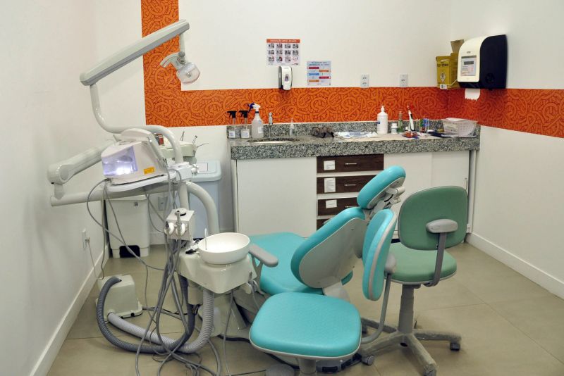 Na manhã desta quinta-feira (11) membros do Grupo de Trabalho e Estudos de Ações Relacionadas ao Transtorno do Espectro Autista, criado em junho passado pelo governador Helder Barbalho, conheceram as estruturas do Centro Integrado de Inclusão e Reabilitação (CIIR), do Governo do Estado do Pará, que oferece, em um único complexo, atendimento para pessoas com deficiência física, mental, intelectual, auditiva e visual para todas as faixas etárias, destinadas 100% aos usuários do Sistema Único de Saúde (SUS).

 <div class='credito_fotos'>Foto: José Pantoja / Ascom Sespa   |   <a href='/midias/2019/originais/2903_ciircontandohistorias025.jpg' download><i class='fa-solid fa-download'></i> Download</a></div>