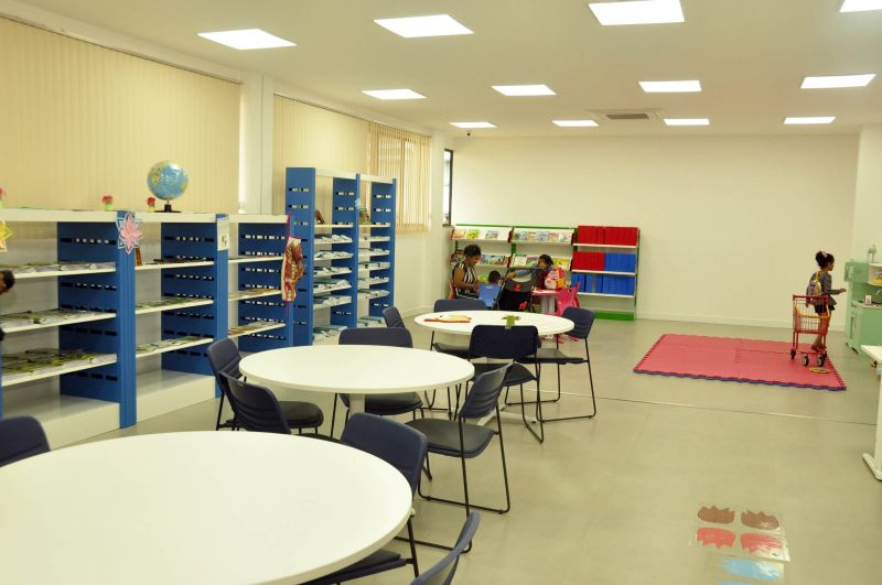 Na manhã desta quinta-feira (11) membros do Grupo de Trabalho e Estudos de Ações Relacionadas ao Transtorno do Espectro Autista, criado em junho passado pelo governador Helder Barbalho, conheceram as estruturas do Centro Integrado de Inclusão e Reabilitação (CIIR), do Governo do Estado do Pará, que oferece, em um único complexo, atendimento para pessoas com deficiência física, mental, intelectual, auditiva e visual para todas as faixas etárias, destinadas 100% aos usuários do Sistema Único de Saúde (SUS).

 <div class='credito_fotos'>Foto: José Pantoja / Ascom Sespa   |   <a href='/midias/2019/originais/2903_ciircontandohistorias058.jpg' download><i class='fa-solid fa-download'></i> Download</a></div>