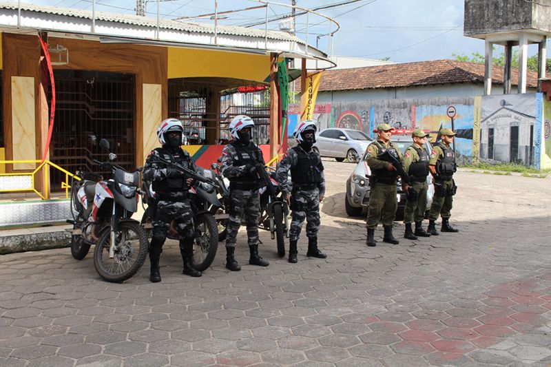 A Polícia Militar do Pará, por meio da "Operação Verão 2019" já reforça o policiamento nos locais mais procurados pelos paraenses durante o veraneio. No terceiro fim de semana de férias escolares, a corporação enviará mais policiais para garantir a segurança e a tranquilidade em alguns dos municípios e localidades mais movimentados do nordeste do Estado. <div class='credito_fotos'>Foto: ASCOM / PMPA   |   <a href='/midias/2019/originais/2908_img_3166.jpg' download><i class='fa-solid fa-download'></i> Download</a></div>
