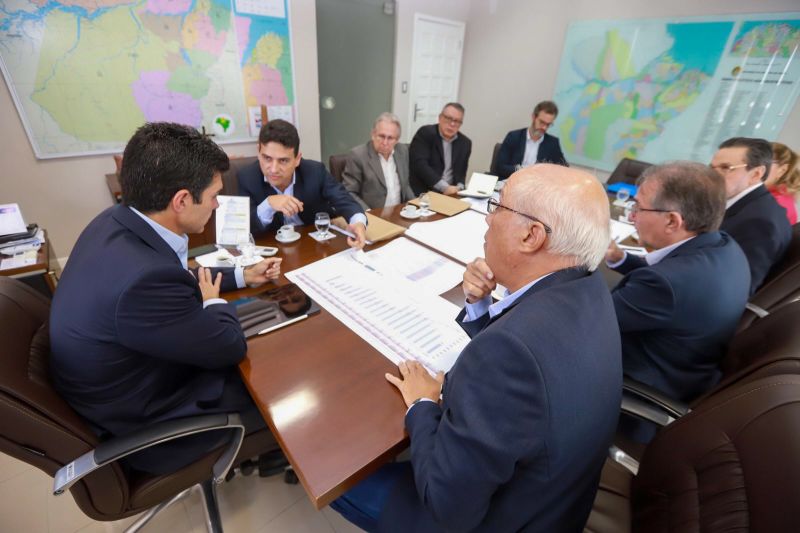 O operador de máquinas pesadas, Pedro Paulo Monteiro, morador da Região Metropolitana de Belém, é um dos mais de 500 trabalhadores que atuam na requalificação da BR-316. 

FOTO: MARCO SANTOS / AGÊNCIA PARÁ
DATA: 12.07.2019
BELÉM - PARÁ <div class='credito_fotos'>Foto: Marco Santos / Ag. Pará   |   <a href='/midias/2019/originais/2914_img_8129.jpg' download><i class='fa-solid fa-download'></i> Download</a></div>