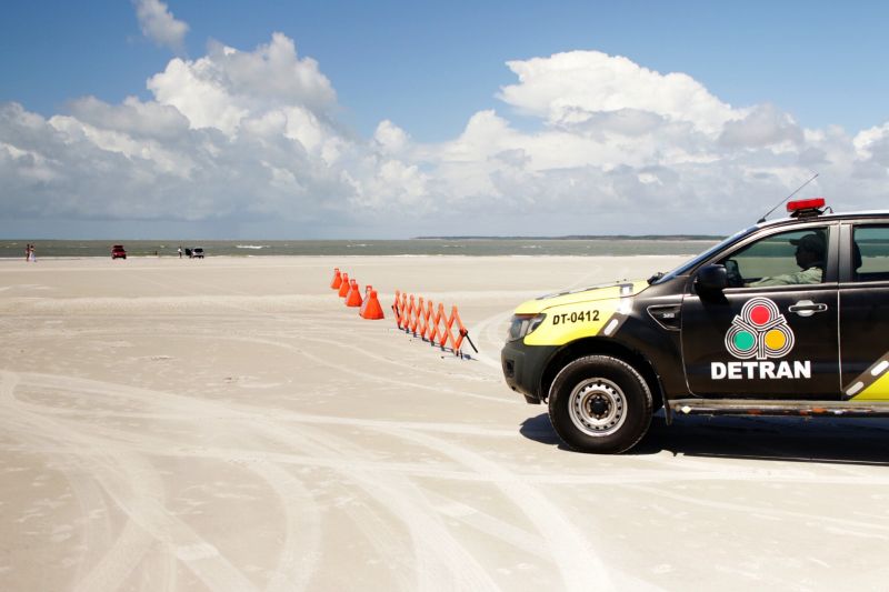 Sistema de segurança reduz ação de assaltantes na Pária do Farol velho em Salinas - Pará
Verão 2019


FOTO: BRUNO CECIM / AGÊNCIA PARÁ
DATA: 13.07.2019
SALINAS - PARÁ <div class='credito_fotos'>Foto: Bruno Cecim / Ag.Pará   |   <a href='/midias/2019/originais/2915_photoeditor_20190713_132650609-2160x1440.jpg' download><i class='fa-solid fa-download'></i> Download</a></div>