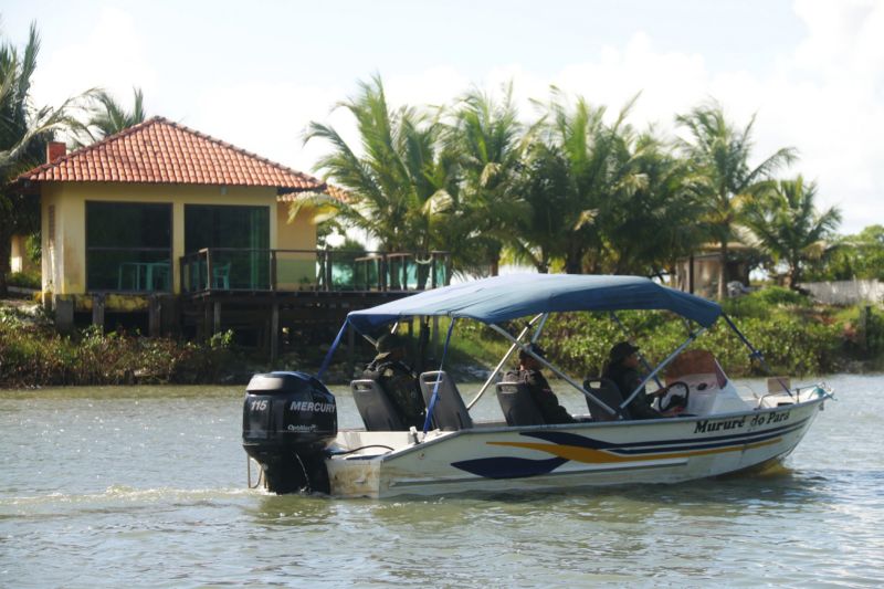 Sistema de segurança reduz ação de assaltantes na Pária do Farol velho em Salinas - Pará
Verão 2019


FOTO: BRUNO CECIM / AGÊNCIA PARÁ
DATA: 13.07.2019
SALINAS - PARÁ <div class='credito_fotos'>Foto: Bruno Cecim / Ag.Pará   |   <a href='/midias/2019/originais/2915_photoeditor_20190713_173101525-2160x1440.jpg' download><i class='fa-solid fa-download'></i> Download</a></div>