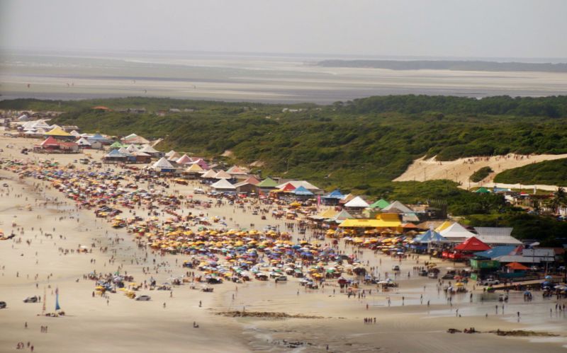 OPERAÇÃO VERÃO EM SALINAS -  MOVIMENTAÇÃO DE DOMINGO - FOTOS AÉREAS.

FOTO: BRUNO CECIM / AGÊNCIA PARÁ
DATA: 14.07.2019
SALINAS - PARÁ <div class='credito_fotos'>Foto: Bruno Cecim / Ag.Pará   |   <a href='/midias/2019/originais/2916_photoeditor_20190714_140601206-2160x1348.jpg' download><i class='fa-solid fa-download'></i> Download</a></div>