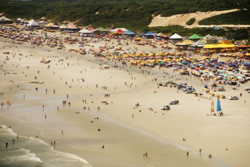 OPERAÇÃO VERÃO EM SALINAS -  MOVIMENTAÇÃO DE DOMINGO - FOTOS AÉREAS.

FOTO: BRUNO CECIM / AGÊNCIA PARÁ
DATA: 14.07.2019
SALINAS - PARÁ <div class='credito_fotos'>Foto: Bruno Cecim / Ag.Pará   |   <a href='/midias/2019/originais/2916_photoeditor_20190714_141043808-2160x1440.jpg' download><i class='fa-solid fa-download'></i> Download</a></div>