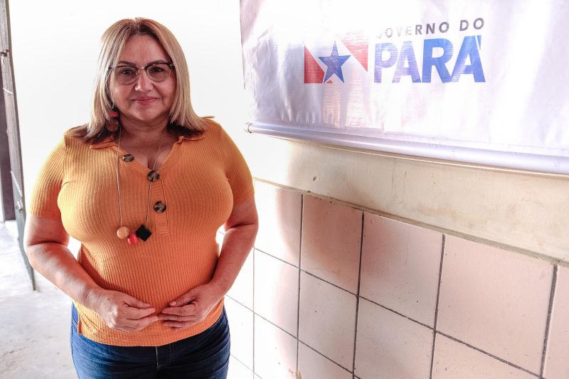 Nesta terça-feira (16) aproximadamente 30 pessoas foram até a Escola Estadual José Valente Ribeiro, no bairro da Cabanagem, em Belém, para cumprir mais uma etapa de acesso ao CredCidadão, o microcrédito que fornecerá até R$ 5 mil de incentivo para quem procura dinamizar seu negócio. A iniciativa será aplicada em todos os bairros que integram o programa "Territórios de Paz", são eles: Guamá, Jurunas, Terra Firme, Bengui e Cabanagem (Belém), Icuí (Ananindeua) e Nova União (Marituba). <div class='credito_fotos'>Foto: Maycon Nunes / Ag. Pará   |   <a href='/midias/2019/originais/2920_dp_20190716_my_4249.jpg' download><i class='fa-solid fa-download'></i> Download</a></div>