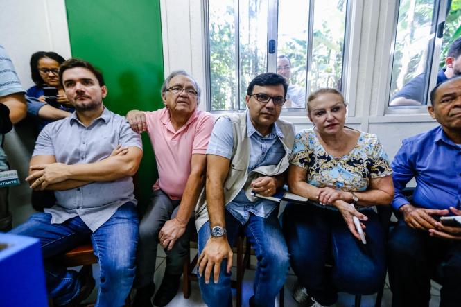 O secretário de Estado de Meio Ambiente e Sustentabilidade, Mauro Ó de Almeida, esteve na manhã desta sexta-feira (12) no aterro sanitário de Marituba (Região Metropolitana de Belém), para reforçar o apoio do Governo do Estado na busca por soluções para a destinação de resíduos sólidos no local, que teve seu fechamento anunciado para o fim do mês de maio.

FOTO: MAYCON NUNES / AGÊNCIA PARÁ
DATA: 12.04.2019
MARITUBA - PA <div class='credito_fotos'>Foto: Maycon Nunes / Ag. Pará   |   <a href='/midias/2019/originais/2b570c64-3bc5-45d3-ac83-9cafb600234c.jpg' download><i class='fa-solid fa-download'></i> Download</a></div>