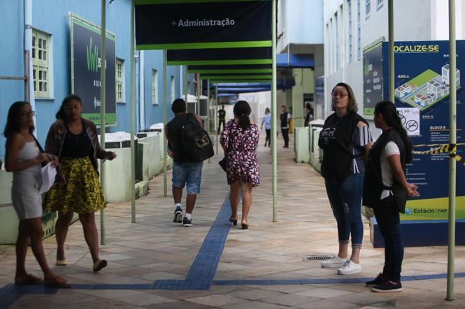 Novecentas e dezoito pessoas realizaram as provas para nível médio e superior do concurso da Secretaria de Estado, Trabalho, Emprego e Renda (Seaster), promovido pelo Instituto Americano de Desenvolvimento (Iades), neste domingo (17). Ao todo, 450 inscritos no certame não compareceram, o que representa 32,9% de faltosos.


FOTO: WAGNER SANTANA / AGÊNCIA PARÁ
DATA: 18.02.2019
BELÉM - PARÁ <div class='credito_fotos'>Foto: Wagner Santana / Ag. Pará   |   <a href='/midias/2019/originais/2bb066d7-d89a-4d93-9785-60f229522ef1.jpg' download><i class='fa-solid fa-download'></i> Download</a></div>