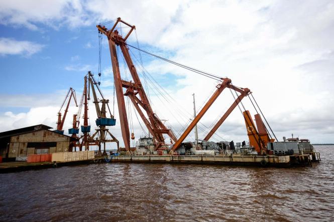 O Terminal Hidroviário de Belém recebeu, na manhã desta segunda-feira (18), uma visita do Grupo de Trabalho de Navegação do Ministério Público do Estado (MPE). Guiada pela Companhia de Portos e Hidrovias (CPH), o encontro teve como objetivo conhecer o funcionamento e as instalações do terminal, na busca por melhorias do serviço no Estado.

FOTO: MAYCON NUNES / AGÊNCIA PARÁ
DATA: 18.03.2019
BELÉM - PA <div class='credito_fotos'>Foto: Maycon Nunes / Ag. Pará   |   <a href='/midias/2019/originais/2c4b00b3-cb1d-4182-9327-76f0a95541a6.jpg' download><i class='fa-solid fa-download'></i> Download</a></div>