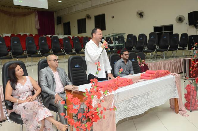 A Escola Estadual de Ensino Fundamental e Médio Manoel Leite Carneiro, no bairro do Tenoné, em Belém, realizou no último sábado (16) a solenidade de formatura de três turmas do tempo integral. Realizada no Templo da Assembleia de Deus, a cerimônia foi marcada por muita emoção por partes dos formandos. 

FOTO: RAI PONTES / ASCOM SEDUC
DATA: 18.02.2019
BELÉM - PARÁ <div class='credito_fotos'>Foto: Rai Pontes / Ascom Seduc   |   <a href='/midias/2019/originais/2c73b64c-9475-4347-8aa6-1e0acdf97aab.jpg' download><i class='fa-solid fa-download'></i> Download</a></div>