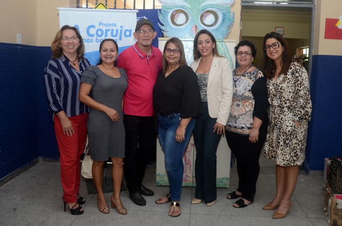 O Tribunal Regional do Trabalho da 8ª região (TRT8) iniciou, nesta quarta-feira (8) uma ação de combate ao trabalho infantil por meio da leitura, visando criar no aluno o hábito de ler e fazendo com que o tempo fora da escola seja ocupado de forma positiva. Com o nome “A Coruja vai aos Bairros”, o projeto vai ser implantado em Escolas Estaduais, Municipais e Comunidades Carentes da Região Metropolitana de Belém.

FOTO: ELISEU DIAS / ASCOM SEDUC
DATA: 09.05.2019
BELÉM - PARÁ <div class='credito_fotos'>Foto: Eliseu Dias / Ascom Seduc   |   <a href='/midias/2019/originais/2cd577ac-6a2f-4f10-bf74-af20050dd7b8.jpg' download><i class='fa-solid fa-download'></i> Download</a></div>