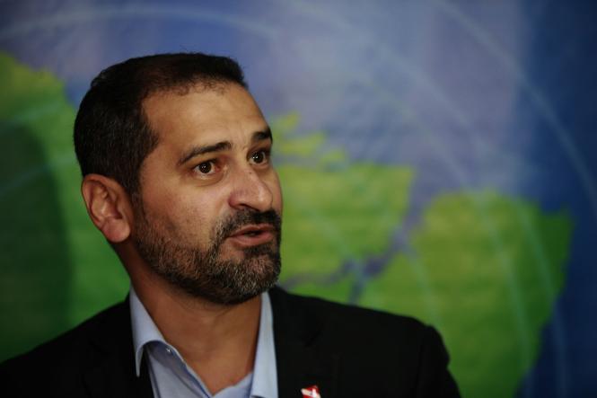 O Pará reduziu, em 17%, o número de homicídios registrados em todo o Estado no mês de março de 2019 em comparação ao mês de março do ano passado. A diminuição dos índices representa a preservação de 47 vidas, visto que o número deste tipo de crime caiu de 282 mortes em 2018 para 235 ocorrências este ano. Essa é a segunda redução de homicídios mais significativa registrada no mês de março desde 2010.
NA FOTO: Secretaria de Estado de Segurança Pública (Segup), Uálame Machado
FOTO: MAYCON NUNES / AGENCIA PARA
DATA: 04.03.2019
MARABA - PARA <div class='credito_fotos'>Foto: Maycon Nunes / Ag. Pará   |   <a href='/midias/2019/originais/2d0d3404-552d-4ffb-8561-7b1dc86c5a93.jpg' download><i class='fa-solid fa-download'></i> Download</a></div>