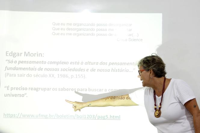 Escola de inverno do Centro de ciências Naturais e Tecnologia (CCNT), da Universidade do Estado do Pará (Uepa).

Na foto, minicurso "Etnoconhecimento, direitos socioambientais e pesquisa científica nas Unidades de Conservação". 

FOTO: NAILANA THIELY
DATA: 23.01.17
BELÉM-PARÁ <div class='credito_fotos'>Foto: Nailana Thiely / Ascom Uepa   |   <a href='/midias/2019/originais/2dd61847-9743-4ccc-81e9-bcc8cd948baf.jpg' download><i class='fa-solid fa-download'></i> Download</a></div>