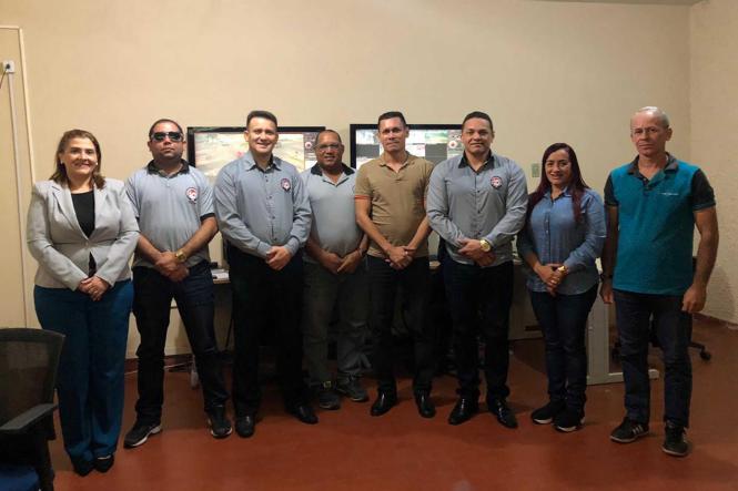 Conhecer as instalações técnicas do Núcleo Integrado de Operações (Niop 190) em Castanhal, na Região Metropolitana de Belém (RMB), verificar a reforma realizada, alinhar protocolos de atendimento e discutir projetos futuros foram os objetivos da visita realizada à unidade, na manhã desta sexta-feira (22),

FOTO: ASCOM / CIOP
DATA: 22.03.2019
BELÉM - PARÁ <div class='credito_fotos'>Foto: Ascom CIOP   |   <a href='/midias/2019/originais/2de08b39-a724-43d8-a273-55b7f66db3a2.jpg' download><i class='fa-solid fa-download'></i> Download</a></div>