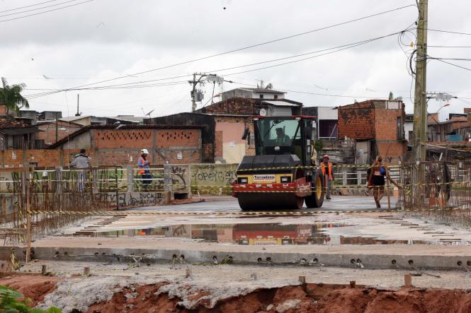 Mesmo com as obras em andamento, a população que vive às margens ou próximo ao Canal do Tucunduba já consegue perceber a melhoria na qualidade de vida. O projeto, que prevê a dragagem e revestimento total do canal, vai beneficiar milhares de moradores dos bairros do Guamá, Terra Firme, Canudos e Marco, em Belém.

FOTO: WAGNER SANTANA / AG. PARÁ
DATA: 13.02.2019
BELÉM - PARÁ <div class='credito_fotos'>Foto: Wagner Santana / Ag. Pará   |   <a href='/midias/2019/originais/2f4f3d95-9c65-4a89-b701-3279522c59c0.jpg' download><i class='fa-solid fa-download'></i> Download</a></div>