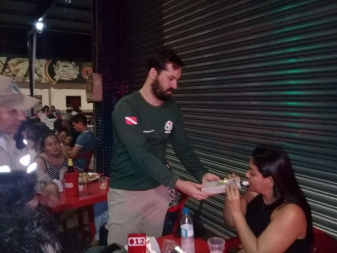 Um feriado de tranquilidade e segurança no trânsito. Pelo menos em Salinópolis, na região nordeste, o Departamento de Trânsito do Estado do Pará (Detran/PA) não teve muitos problemas na organização do trânsito durante o período da Semana Santa.

FOTO: ASDECOM DETRAN PA
DATA: 22.04.2019
BELÉM - PARÁ <div class='credito_fotos'>Foto: ASDECOM / DETRAN   |   <a href='/midias/2019/originais/30ee800c-6793-4ab4-ae6b-7224999f0b29.jpg' download><i class='fa-solid fa-download'></i> Download</a></div>