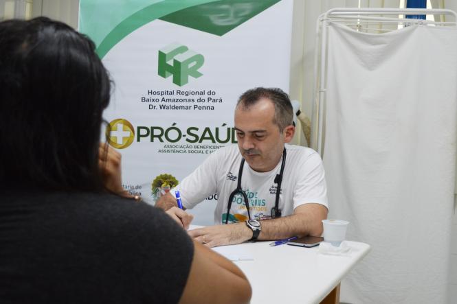 Na Semana Mundial da Saúde do Trabalhador do Transporte, o Hospital Regional do Baixo Amazonas (HRBA), gerenciado pela Pró-Saúde Associação Beneficente de Assistência Social e Hospitalar, ofertou serviços de saúde, como consultas médicas, orientações nutricionais, aferições de pressão e palestras preventivas para os profissionais desta área de atuação.

FOTO: ASCOM / HRBA
DATA: 04.04.2019
SANTARÉM - PA <div class='credito_fotos'>Foto: Ascom / HRBA   |   <a href='/midias/2019/originais/31f287d1-96c3-4955-acdc-58c9515fc107.jpg' download><i class='fa-solid fa-download'></i> Download</a></div>