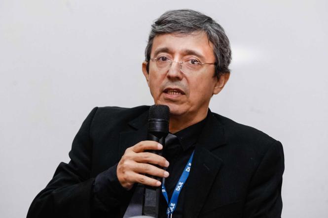 O Hospital Ophir Loyola realizou nesta quarta-feira (27) a cerimônia de formatura dos programas de Residência Multiprofissional Oncologia em Cuidados Paliativos, Uniprofissional em Atenção ao Câncer e Cirurgia e Traumatologia Bucomaxilofacial. Os programas são regidos pelas normas do Ministério da Educação e Ministério da Saúde, sendo o hospital a instituição executora e a Universidade Estadual do Pará, a instituição formadora.

FOTO: RICARDO AMANAJÁS / AGÊNCIA PARÁ
DATA: 28.02.2019
BELÉM - PA


Na foto ROMMEL MARIO BURBANO <div class='credito_fotos'>Foto: Ricardo Amanajás / Ag. Pará   |   <a href='/midias/2019/originais/3243c2eb-6550-4872-952b-21fdf4382678.jpg' download><i class='fa-solid fa-download'></i> Download</a></div>