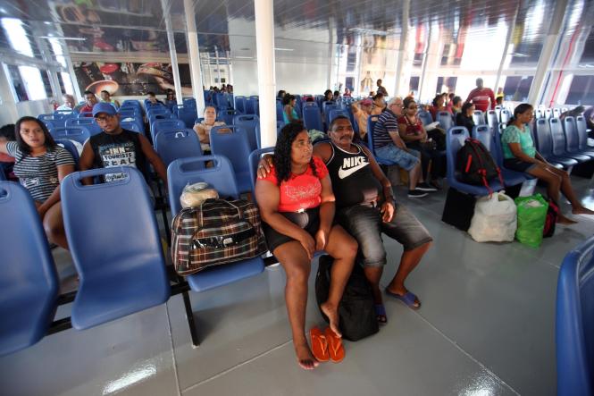 A partir desta quarta-feira, 14, a população paraense conta com o maior ferry boat da região norte. Com 87 metros de comprimento e 16, 5 metros de largura, o novo ferry boat São Gabriel (foto) chamava a atenção no porto de Icoaraci pela grandiosidade, antes de partir em sua viagem inaugural até o porto de Camará, na ilha do Marajó.

FOTO: CLÁUDIO SANTOS / AG. PARÁ
DATA: 12.03.2019
MARAJÓ - PARÁ <div class='credito_fotos'>Foto: CLAUDIO SANTOS / ARQUIVO   |   <a href='/midias/2019/originais/34252bee-a8a8-4dc9-a4b7-d96925157a90.jpg' download><i class='fa-solid fa-download'></i> Download</a></div>