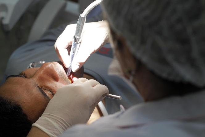 Em coletiva realizada na manhã desta terça-feira (15), na Unidade Básica de Saúde do Complexo Penitenciário de Santa Izabel, o governador do estado, Helder Barbalho garantiu que todos os internos do sistema penitenciário do Pará serão cadastrados no processo de biometria. O objetivo é permitir a devida identificação civil e administrativa para impedir a duplicidade de registros e facilitar a identificação de presos que não têm sequer documentação. A ação faz parte da Operação Opus, coordenada pela Susipe e que encerra nesta quinta-feira (17).

FOTO: AKIRA NOUMA/ASCOM SUSIPE
DATA: 16.01.2019
BELÉM - PARÁ <div class='credito_fotos'>Foto: Akira Onuma / Ascom Susipe   |   <a href='/midias/2019/originais/34d6f406-f194-4818-9c2d-e81fb0ac0925.jpg' download><i class='fa-solid fa-download'></i> Download</a></div>