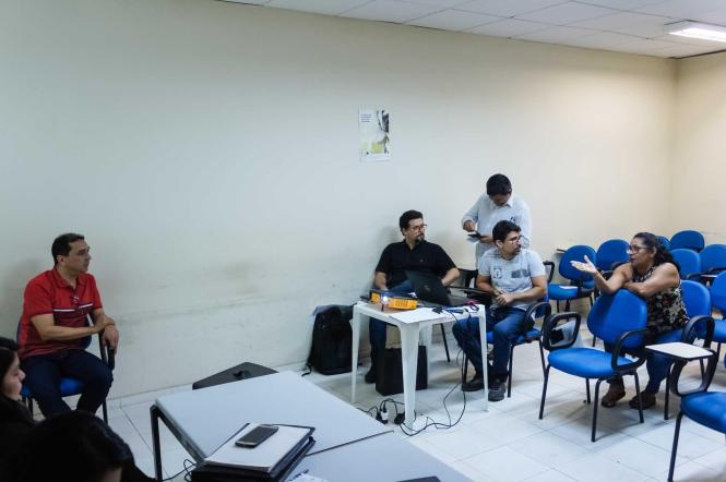 Representantes do Instituto de Assistência dos Servidores do Estado do Pará (Iasep) participaram, na manhã dessa quarta-feira (27), de uma reunião com servidores do Departamento de Trânsito do Pará (Detran), para esclarecer dúvidas sobre o plano de saúde estadual. O evento atendeu solicitação do Sindicato dos Trabalhadores de Trânsito do Estado do Pará – Sindtran/PA e compôs a programação que a entidade realiza no órgão, para discutir direitos dos servidores.

FOTO: DIVULGAÇÃO
DATA: 27.02.2019
BELÉM - PA <div class='credito_fotos'>Foto: Divulgação   |   <a href='/midias/2019/originais/354cf044-64ba-4fe6-9039-ddf1bdb6a3e7.jpg' download><i class='fa-solid fa-download'></i> Download</a></div>