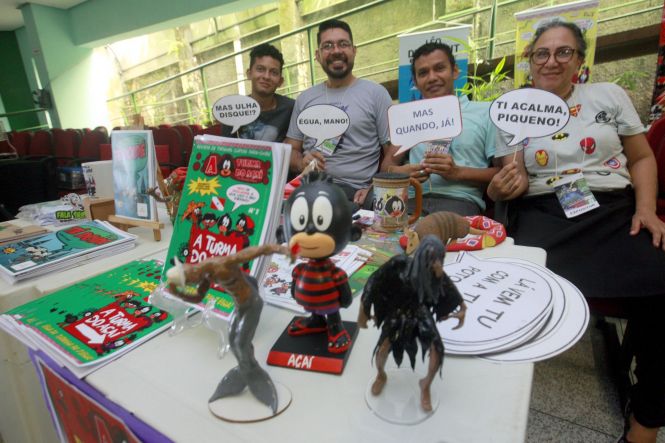 História em quadrinhos, cultura pop e todo o universo dos super-heróis. Assim, o Centro Integrado de Inclusão e Cidadania (CIIC) recebeu durante todo o final de semana a Amazônia Comicon 2019, que esse ano trouxe a proposta de inclusão e acessibilidade para as pessoas com deficiência.

FOTO: RICARDO AMANAJÁS / AGÊNCIA PARÁ
DATA: 27.05.2019
BELÉM - PARÁ <div class='credito_fotos'>Foto: Ricardo Amanajás / Ag. Pará   |   <a href='/midias/2019/originais/355db555-7f18-4f2d-8131-832aa053e13a.jpg' download><i class='fa-solid fa-download'></i> Download</a></div>