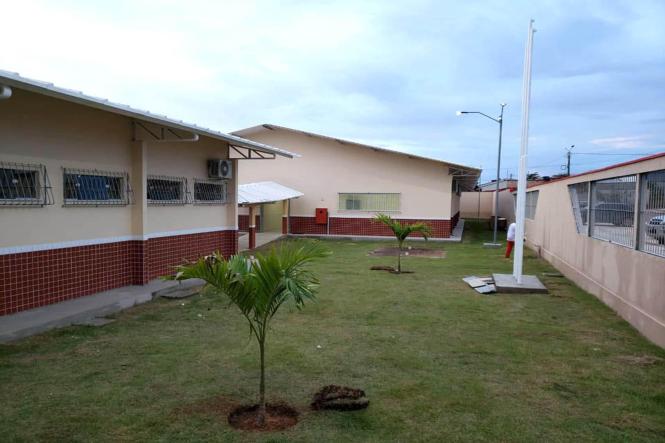 No terceiro dia do programa Governo por Todo o Pará no sudeste do estado, a secretária de educação, professora Leila Freire, visitou algumas escolas indígenas da região. O objetivo foi conhecer de perto a condição do ensino e as necessidades dos estudantes. 

FOTO: ASCOM / SEDUC
DATA: 05.04.2019
MARABÁ - PA <div class='credito_fotos'>Foto: ASCOM / SEDUC   |   <a href='/midias/2019/originais/358a881a-2285-4df3-b249-31c9b6987842.jpg' download><i class='fa-solid fa-download'></i> Download</a></div>