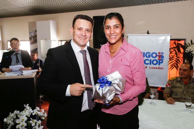 O Governo do Estado, por meio da Secretaria de Segurança Pública e Defesa Social (Segup), juntamente com o Centro Integrado de Operações, lançou o Projeto Amigo do Ciop, nesta sexta-feira (26), no Espaço São José Liberto, na Cidade Velha, em Belém.

FOTO: WAGNER SANTANA / AGÊNCIA PARÁ
DATA: 29.04.2019
BELÉM - PARÁ <div class='credito_fotos'>Foto: Wagner Santana / Ag. Pará   |   <a href='/midias/2019/originais/3750f828-0565-408e-ba77-cfe53a00746e.jpg' download><i class='fa-solid fa-download'></i> Download</a></div>