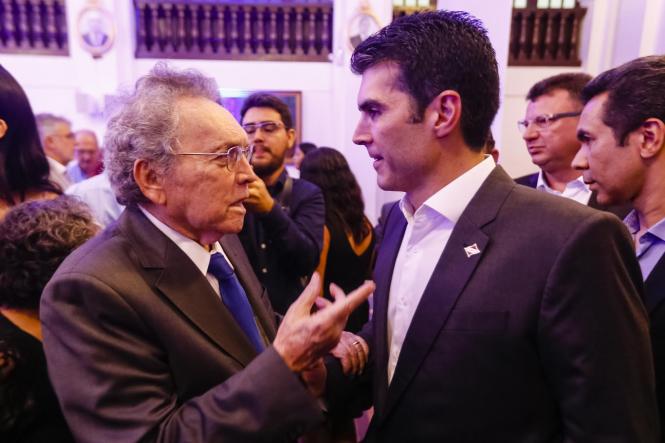 Estudos sobre a viabilidade da criação de uma rodovia pedagiada entre Belém e Castanhal, a instalação do canteiro de obras para a derrocada do Pedral do Lourenço a partir de julho desse ano e ainda a conclusão da discussão sobre as compensações da Lei Kandir na Câmara Federal, até o final do semestre, foram algumas das ações anunciadas por Helder Barbalho durante o lançamento da 8ª edição da Feira Pará Negócios. O evento, realizado na sede da Associação Comercial do Pará (ACP) na noite da última sexta-feira (16), contou com a presença de expositores, autoridades e convidados, que assistiram a conferência "Perspectivas para o crescimento do Pará", ministrada pelo governador.

FOTO: MARCELO SEABRA / AGÊNCIA PARÁ
DATA: 16.03.2019
BELÉM - PA <div class='credito_fotos'>Foto: Marcelo Seabra / Ag. Pará   |   <a href='/midias/2019/originais/39a670f4-65e1-4831-8d60-8c4ffb443417.jpg' download><i class='fa-solid fa-download'></i> Download</a></div>