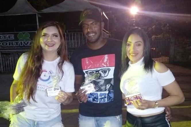 Durante o período de Carnaval a equipe da Unidade de Alta Complexidade em Oncologia Dr. Vítor Moutinho – Unacon Tucuruí tem percorrido locais de comemoração da festa de Momo, distribuindo preservativos e panfletos com orientações para  curtir o carnaval com segurança.         

FOTO: DIVULGAÇÃO
DATA: 05.03.2019
TUCURUÍ - PA <div class='credito_fotos'>Foto: Divulgação   |   <a href='/midias/2019/originais/3ba8a86c-5069-4d20-ba15-d642afe0a662.jpg' download><i class='fa-solid fa-download'></i> Download</a></div>