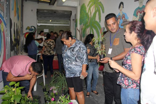 "Eu aprendi muita coisa lá dentro. A medida serve pra isso, né? A pessoa entra ruim pra sair melhor", disse um dos dez socioeducandos que participaram da primeira edição da "Exposição de Produção das Unidades de Atendimento da Fasepa", hoje (28), na sede administrativa da Fundação de Atendimento Socioeducativo do Pará. 

FOTO: DIVULGAÇÃO
DATA: 28.02.2019
BELÉM - PA <div class='credito_fotos'>Foto: Divulgação   |   <a href='/midias/2019/originais/3c81a4d2-e754-4705-b419-a94f88b0b89f.jpg' download><i class='fa-solid fa-download'></i> Download</a></div>