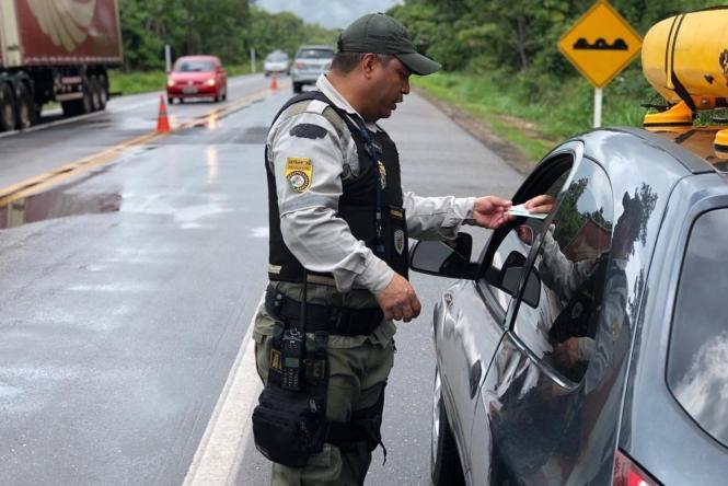 Detran inicia ação de retorno à cidade durante operação Carnaval Seguro

FOTO: ASCOM / DETRAN
DATA: 05.03.2019
BELÉM - PA <div class='credito_fotos'>Foto: ASCOM / DETRAN   |   <a href='/midias/2019/originais/3e5ff6a5-5567-4464-938b-1e02620f25a0.jpg' download><i class='fa-solid fa-download'></i> Download</a></div>