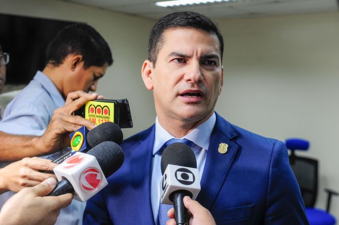 A Polícia Civil deflagrou, nesta quinta-feira (2), a operação "Sentinela" para cumprir mandados de prisão contra envolvidos em um grupo responsável por práticas de extorsão na região metropolitana de Belém.

FOTO: ASCOM / POLICIA CIVIL
DATA: 02.05.2019
BELÉM - PARÁ <div class='credito_fotos'>Foto: Ascom / Policia Civil   |   <a href='/midias/2019/originais/3f242f8c-9d57-48fa-90e1-29282bac1b5d.jpg' download><i class='fa-solid fa-download'></i> Download</a></div>