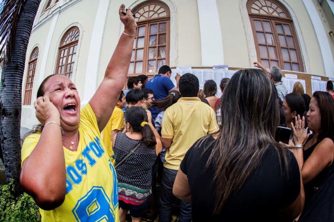 Divulgação do listão de aprovados no vestibular Uepa 2018, na manhã desta terça-feira, 30, em Belém.

FOTO: NAILANA THIELY/ASCOM UEPA
DATA: 30.01.18
BELÉM-PARÁ <div class='credito_fotos'>Foto: Nailana Thiely / Ascom Uepa   |   <a href='/midias/2019/originais/41ef4fc6-c77e-4e3f-88f5-d6a2f4b3ede1.jpg' download><i class='fa-solid fa-download'></i> Download</a></div>