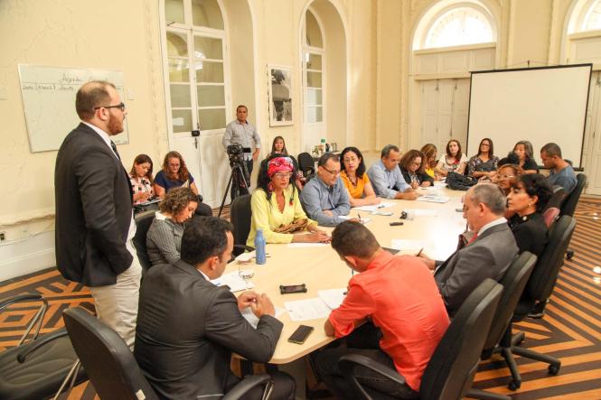 Sejudh debate ações no combate ao trabalho escravo e tráfico de pessoas.

Foto: Wagner Almeida / Ascom Sejudh
Data: 18.01.2019
Belém / Pa <div class='credito_fotos'>Foto: Wagner Almeida/ Ascom Sejudh   |   <a href='/midias/2019/originais/4227a02b-ac2b-49bb-824c-974c172cc103.jpg' download><i class='fa-solid fa-download'></i> Download</a></div>