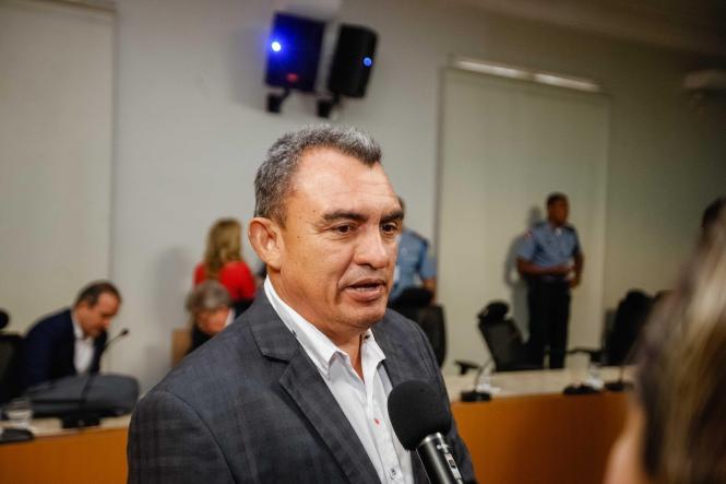 O governador do Estado, Helder Barbalho, assinou, na tarde desta quinta-feira, 07, no Palácio do Governo, contrato com o New Development Bank (NDB), banco multilateral com sede na China, para um empréstimo de US$ 50 milhões. Os recursos serão aplicados em 12 municípios da área de influência da BR-163 (Cuiabá-Santarém), na execução de obras que envolvem cerca de 200 quilômetros de drenagem e pavimentação.
Na foto chico tozetti

FOTO: MARCELO SEABRA / AGÊNCIA PARÁ
DATA: 07.03.2019
BELÉM - PA

FOTO: MARCELO SEABRA / AGÊNCIA PARÁ
DATA: 07.03.2019
BELÉM - PA <div class='credito_fotos'>Foto: Marcelo Seabra / Ag. Pará   |   <a href='/midias/2019/originais/4245d909-35a5-4f17-a158-161ce5279200.jpg' download><i class='fa-solid fa-download'></i> Download</a></div>