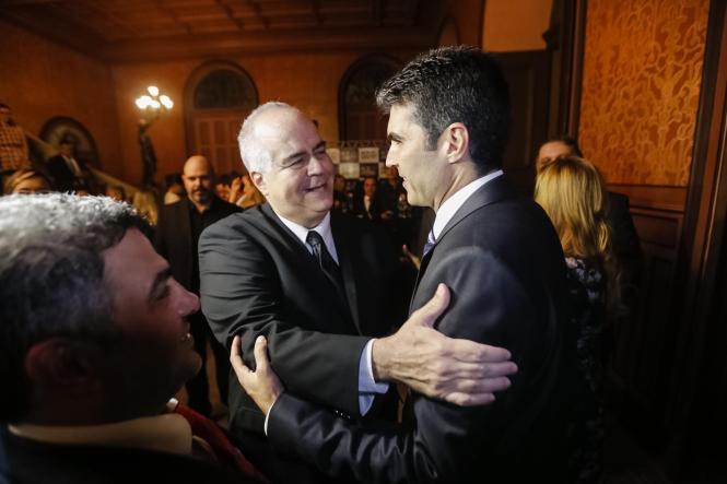 Não há como vencer os desafios relacionados à geração de emprego e renda em um Estado tão vasto sem uma forte parceria entre o ente público e o ente privado. Foi dessa forma que o governador Helder Barbalho destacou a importância da Associação Comercial do Pará (ACP), que comemorou nesta quinta-feira (11), a marca de 200 anos de existência, a segunda associação comercial mais antiga de todo o Brasil. A programação no Theatro da Paz reuniu empresários e autoridades para uma noite de muitas homenagens.

FOTO: MARCELO SEABRA / AGÊNCIA PARÁ
DATA: 12.04.2019
BELÉM - PA <div class='credito_fotos'>Foto: Marcelo Seabra / Ag. Pará   |   <a href='/midias/2019/originais/42f226ca-ed58-464b-956b-596b5da4e08c.jpg' download><i class='fa-solid fa-download'></i> Download</a></div>