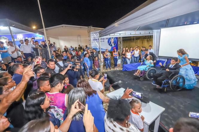 O governador Helder Barbalho inaugurou, no início da noite da sexta-feira (5), em Tucumã, a Unidade Integrada de Polícia do município, levando mais conforto e comodidade aos mais de 39 mil habitantes do lugar. A inauguração foi a última parada da comitiva do governo nas regiões sul e sudeste paraense pelo programa Governo Por todo o Pará. 

FOTO: MARCO SANTOS / AGÊNCIA PARÁ
DATA: 06.04.2019
TUCUMÃ - PA <div class='credito_fotos'>Foto: Marco Santos / Ag. Pará   |   <a href='/midias/2019/originais/4608832c-daf0-47c5-bdfd-abe17c808b64.jpg' download><i class='fa-solid fa-download'></i> Download</a></div>