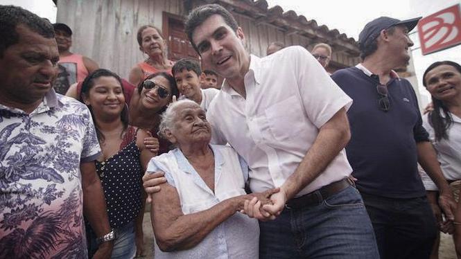 O governador Helder Barbalho e o vice-governador, Lúcio Vale, inauguraram neste sábado (23) a segunda agência do Banco do Estado do Pará (Banpará) em 80 dias de governo, dessa vez no município de Porto de Moz, no oeste paraense. 

FOTO: MARCO SANTOS / AG. PARÁ
DATA: 23.03.3029
PORTO DE MOZ - PARÁ <div class='credito_fotos'>Foto: Marco Santos / Ag. Pará   |   <a href='/midias/2019/originais/472c3a08-c8fd-4723-bb1f-b10218c54342.jpg' download><i class='fa-solid fa-download'></i> Download</a></div>