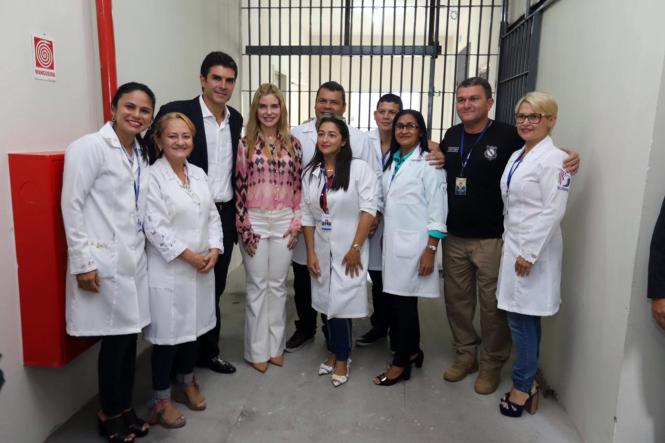 Em coletiva realizada na manhã desta terça-feira (15), na Unidade Básica de Saúde do Complexo Penitenciário de Santa Izabel, o governador do estado, Helder Barbalho garantiu que todos os internos do sistema penitenciário do Pará serão cadastrados no processo de biometria. O objetivo é permitir a devida identificação civil e administrativa para impedir a duplicidade de registros e facilitar a identificação de presos que não têm sequer documentação. A ação faz parte da Operação Opus, coordenada pela Susipe e que encerra nesta quinta-feira (17).

FOTO: MARCO SANTOS/AGÊNCIA PARÁ
DATA: 16.01.2019
BELÉM - PARÁ
 <div class='credito_fotos'>Foto: Marco Santos / Ag. Pará   |   <a href='/midias/2019/originais/49f6d5da-c546-4aa1-b2c3-7c84ea6e00a0.jpg' download><i class='fa-solid fa-download'></i> Download</a></div>