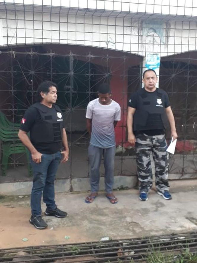 Na manhã desta quarta-feira (24), cerca de 300 policiais civis saíram às ruas de Belém, de municípios da região metropolitana e em todas as regiões do interior do Pará para cumprir mandados de prisão de criminosos foragidos da Justiça.

FOTO: ASCOM POLICIA CIVIL
DATA: 24.04.2019
BELÉM - PARÁ <div class='credito_fotos'>Foto: Ascom Polícia Civil   |   <a href='/midias/2019/originais/4c37e9b7-672f-41ae-81ca-c546c77dd32a.jpg' download><i class='fa-solid fa-download'></i> Download</a></div>