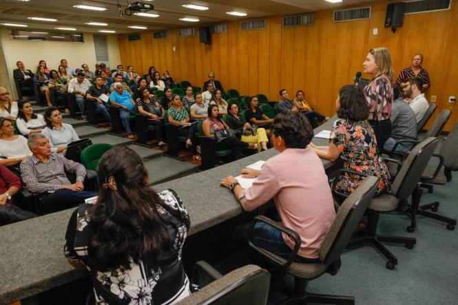 Concluiu-se nessa sexta-feira (12), mais uma semana de cursos ofertados pela Escola de Governança Pública do Estado do Pará (EGPA). Desta vez, no período de 08 a 12 de abril, cerca de 130 servidores receberam os certificados, durante cerimônia na sede do órgão, de Sistema Integrado de Administração Financeira para Estados e Municípios, (Siafem Operacional), Licitação e contratos na administração pública e Elaboração de projetos e captação de recursos.

FOTO: WAGNER SANTANA / AGÊNCIA PARÁ
DATA: 12.04.2019
BELÉM - PA <div class='credito_fotos'>Foto: Wagner Santana / Ag. Pará   |   <a href='/midias/2019/originais/4c71e33d-685c-4b33-b177-225526b9221c.jpg' download><i class='fa-solid fa-download'></i> Download</a></div>