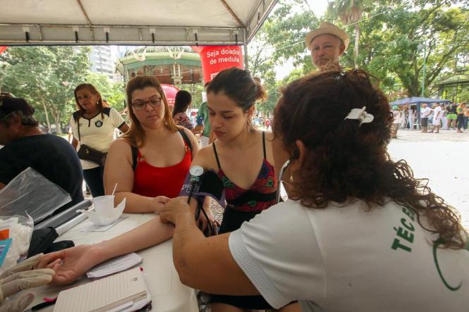 Durante a campanha houve coleta também na undade móvel do Hemopa em pontos estratégicos da capital

FOTO: ASCOM / HEMOPA
DATA:24.02,2019
BELÉM - PARÁ <div class='credito_fotos'>Foto: Ascom Hemopa   |   <a href='/midias/2019/originais/4cf38f8b-56b2-43a0-b773-4f2f3d243dc0.jpg' download><i class='fa-solid fa-download'></i> Download</a></div>