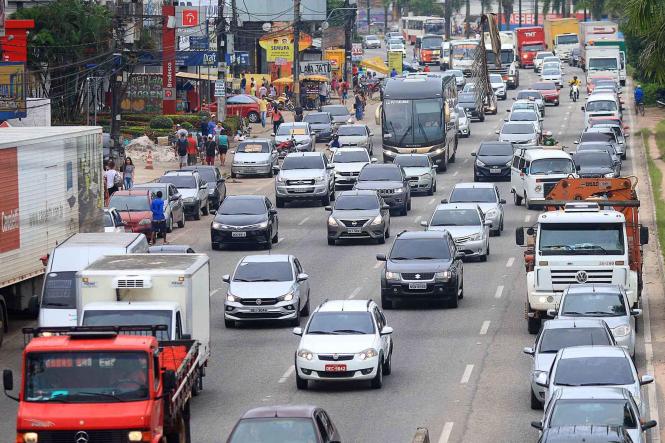 Nesta sexta-feira (08) encerra o prazo o para pagamento, sem multa, do licenciamento anual de veículos com placas finalizadas em 41, 51 e 61. Segundo o Departamento de Trânsito do Estado (Detran), o Pará atualmente conta com uma frota total de 2.014.147. A maior parte destes veículos está concentrada nos municípios de Belém, Ananindeua, Marabá e Santarém.

FOTO: ARQUIVO AGÊNCIA PARÁ
DATA: 07.03.2019
BELÉM - PA <div class='credito_fotos'>Foto: Arquivo Agência Pará   |   <a href='/midias/2019/originais/4dd41dc4-8b5a-4279-8ad8-ec19d25202e8.jpg' download><i class='fa-solid fa-download'></i> Download</a></div>