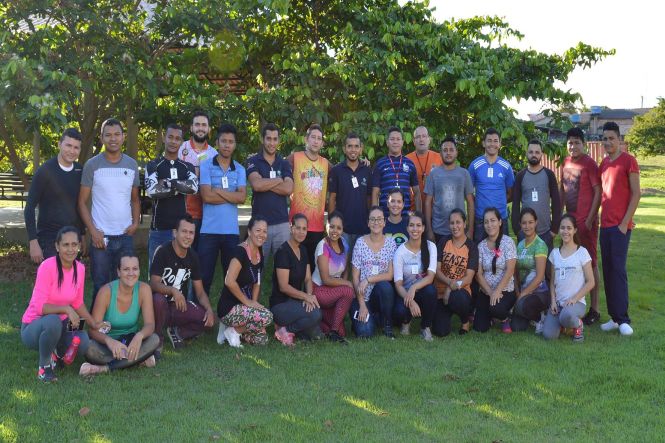Colaboradores do Hospital Regional do Baixo Amazonas, em Santarém (PA), estão em treinamento para aprimorar técnicas de primeiros socorros, resgate de vítimas e combate a incêndio. O curso, voltado para os profissionais que fazem parte da Brigada de Incêndio da unidade, é de 40 horas e conta com aulas teóricas e práticas.

FOTO:  ASCOM / HRBA
DATA: 24.04.2019
SANTARÉM - PARÁ <div class='credito_fotos'>Foto: Ascom / HRBA   |   <a href='/midias/2019/originais/4ec4f5d1-8b62-4fb4-9eb1-0644b2875743.jpg' download><i class='fa-solid fa-download'></i> Download</a></div>